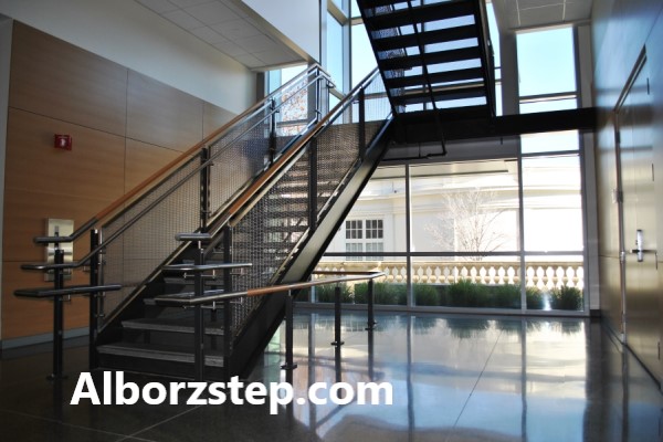اجرای پله های دکوراتیو پیچ در تهران و کرج - البرز استپ