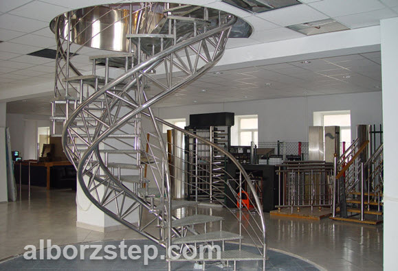 طراحی و ساخت پله گرد داخل پذیرایی | البرز استپ