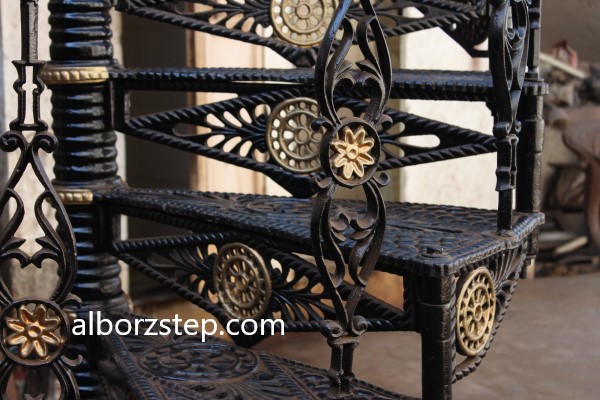 طراحی و ساخت پله آهنی پیچی با قیمت مناسب | البرز استپ