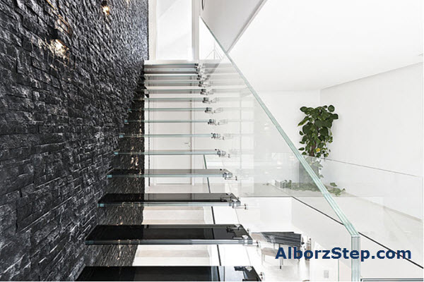 امنیت پله های شیشه ای